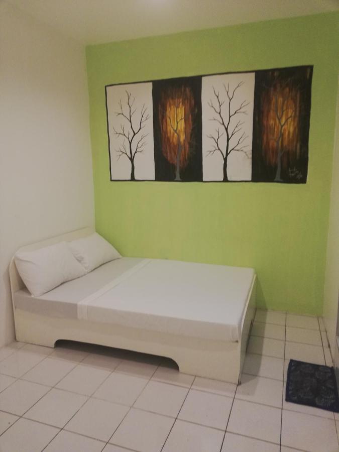 Dormitels.Ph Ermita Hostel Манила Екстериор снимка