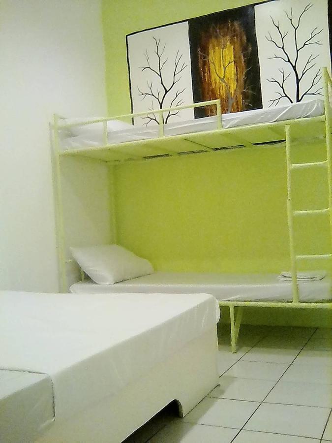 Dormitels.Ph Ermita Hostel Манила Екстериор снимка