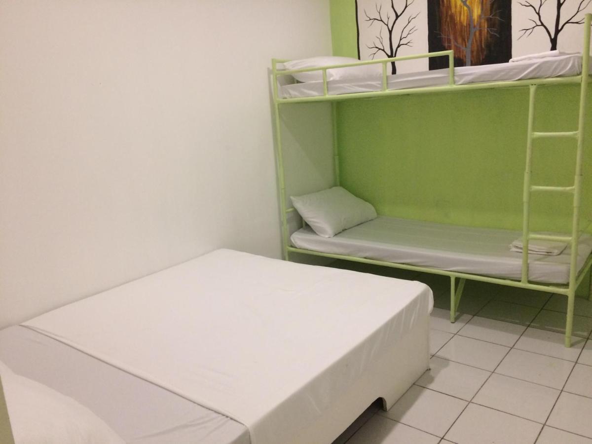 Dormitels.Ph Ermita Hostel Манила Екстериор снимка